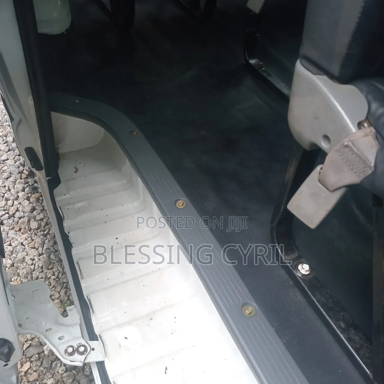 Toyota HiAce 2014 White