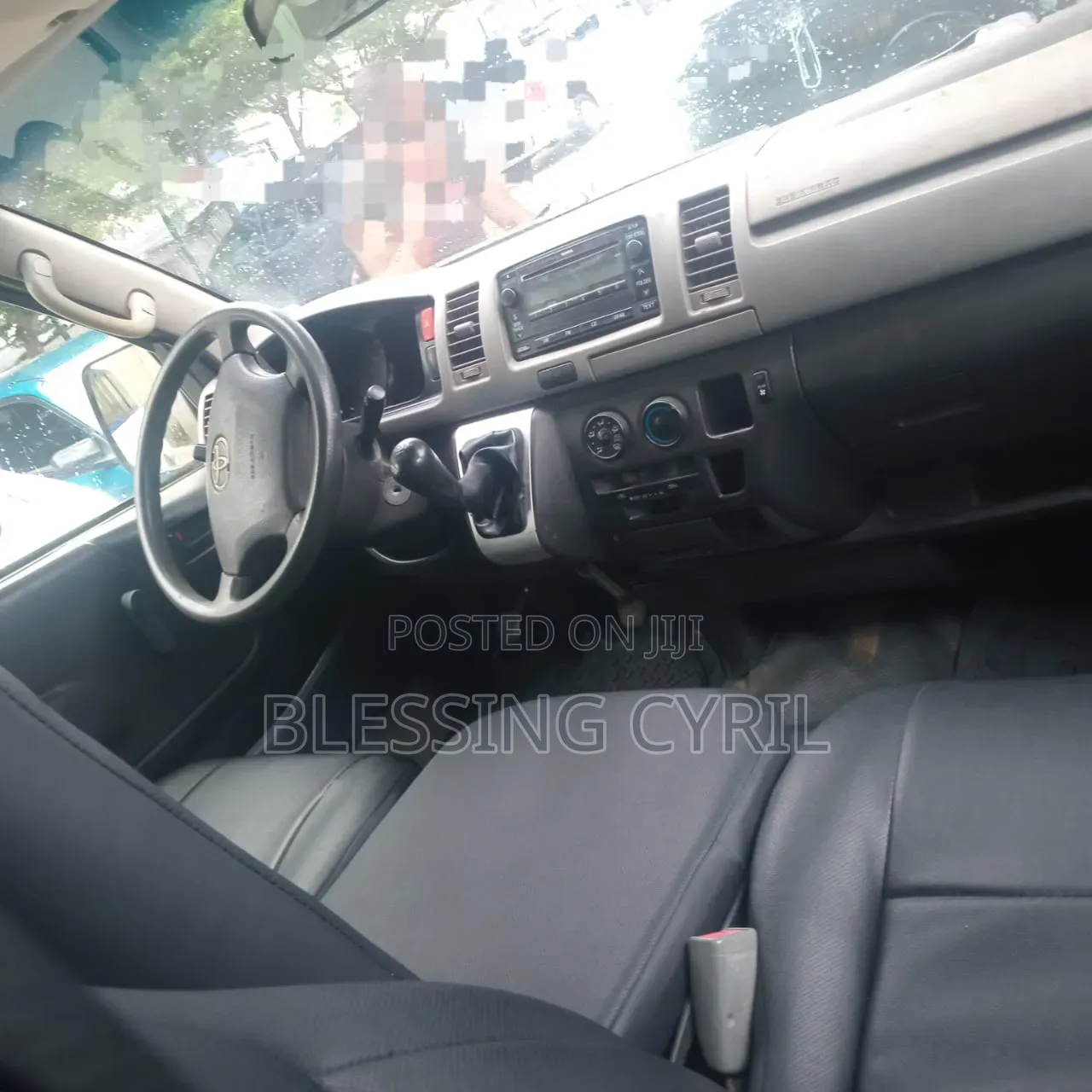 Toyota HiAce 2014 White