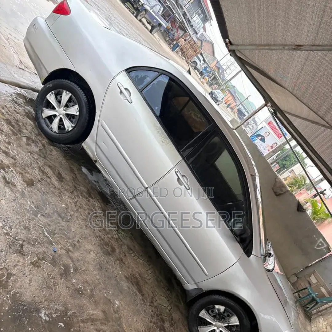 Toyota Corolla 2005 Silver