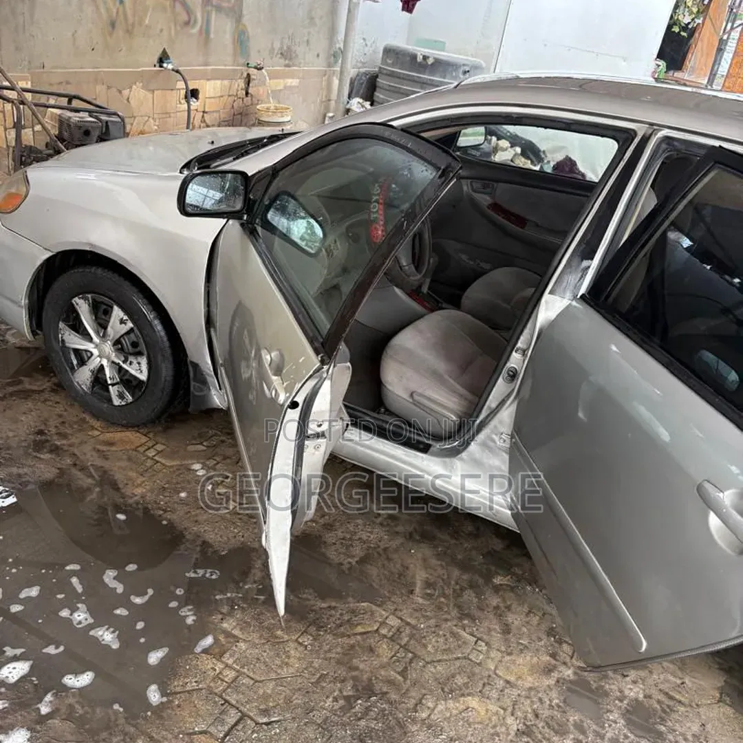 Toyota Corolla 2005 Silver