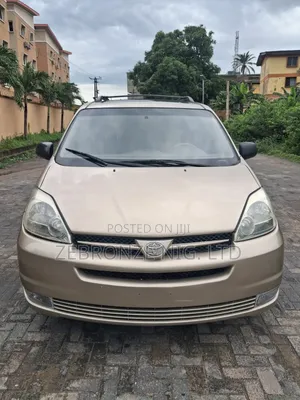 Toyota Sienna 2005 Gold