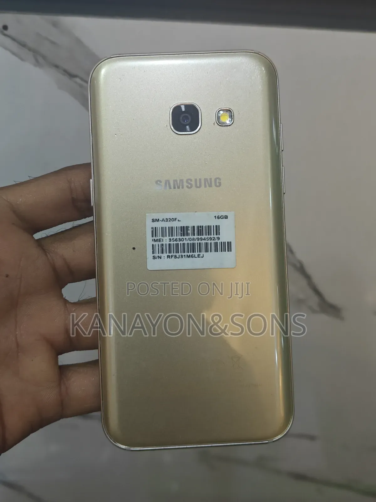 Samsung Galaxy A3 16 GB Gold
