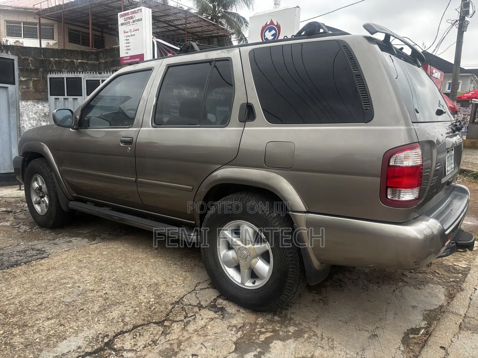 Nissan Pathfinder Automatic 2000 Gray