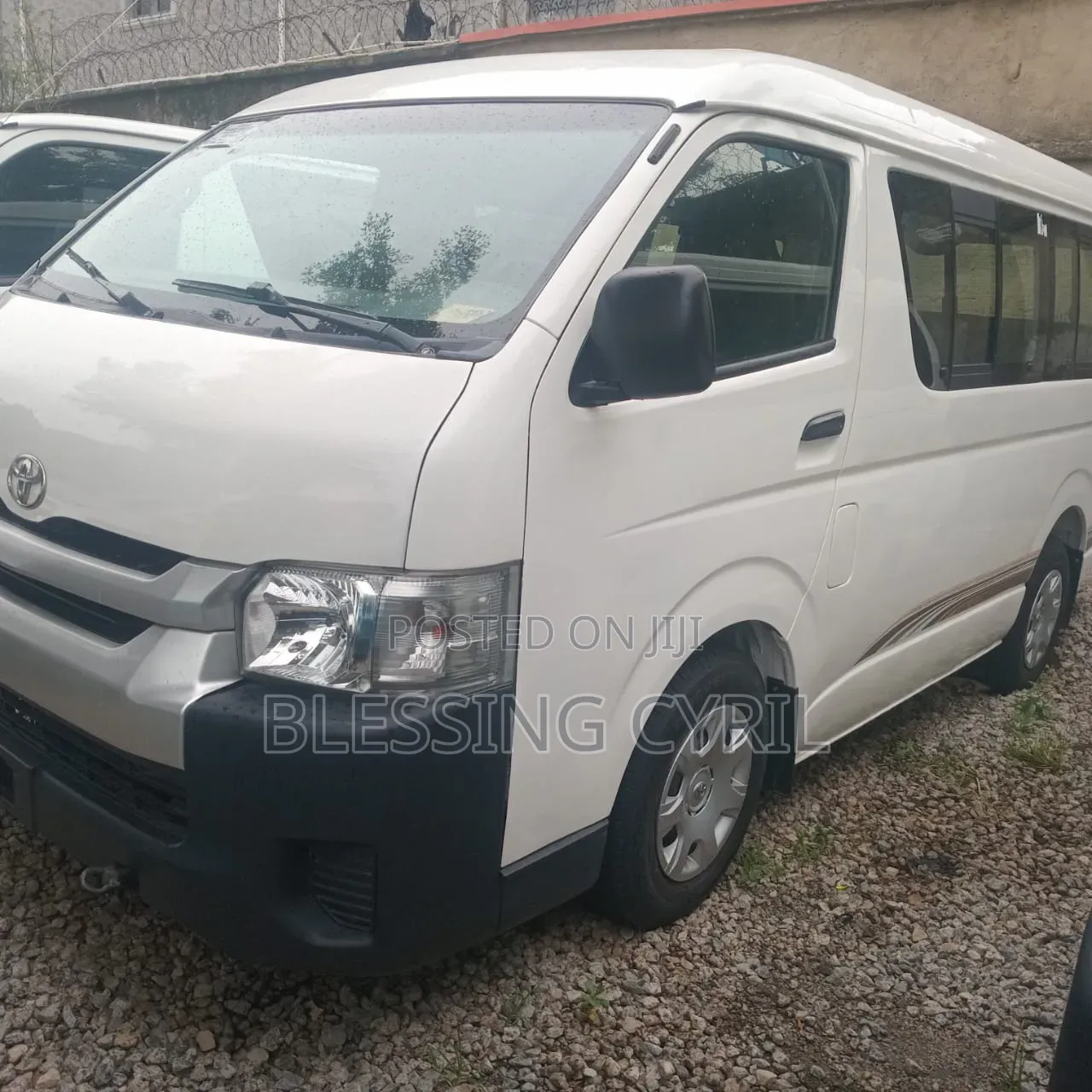 Toyota HiAce 2012 White