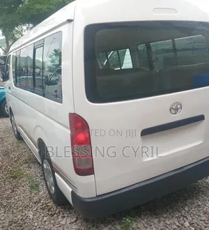 Toyota HiAce 2012 White