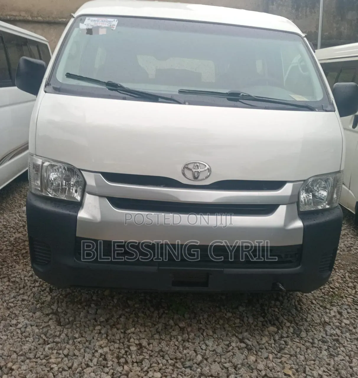 Toyota HiAce 2012 White