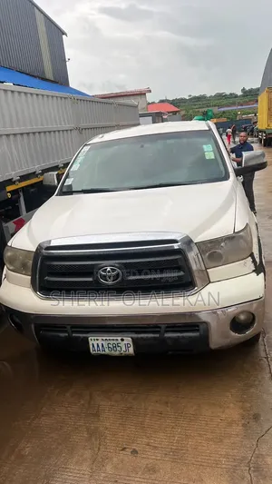 Toyota Tundra 2011 White