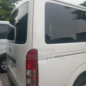 Toyota HiAce 2014 White