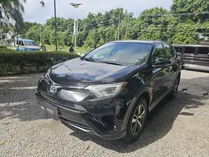 Toyota RAV4 XLE AWD (2.5L 4cyl 6A) 2017 Black