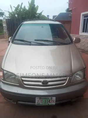 Toyota Sienna 2000 Brown