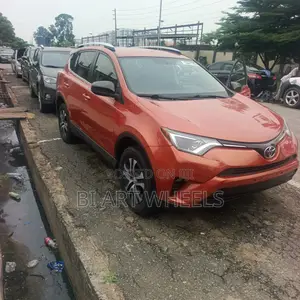 Toyota RAV4 2017 Orange