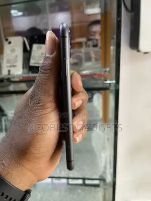 Apple iPhone 11 64 GB Black