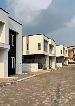 4bdrm Duplex in Carlton Gate Estate, Akobo for rent