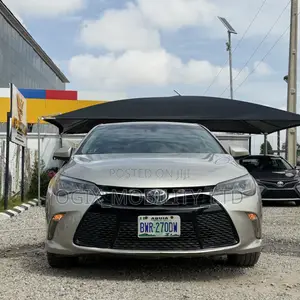 Toyota Camry XSE 4dr Sedan (3.5L 6cyl 6A) 2015 Gold