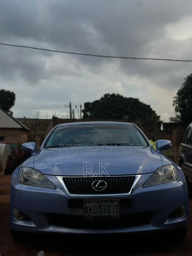 Lexus IS 2010 Blue