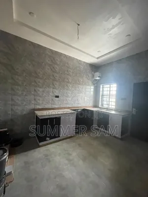 3bdrm Apartment in Main Shelter Afrique for rent
