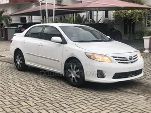 Toyota Corolla Base 4dr Sedan (1.8L 4cyl 5M) 2011 White