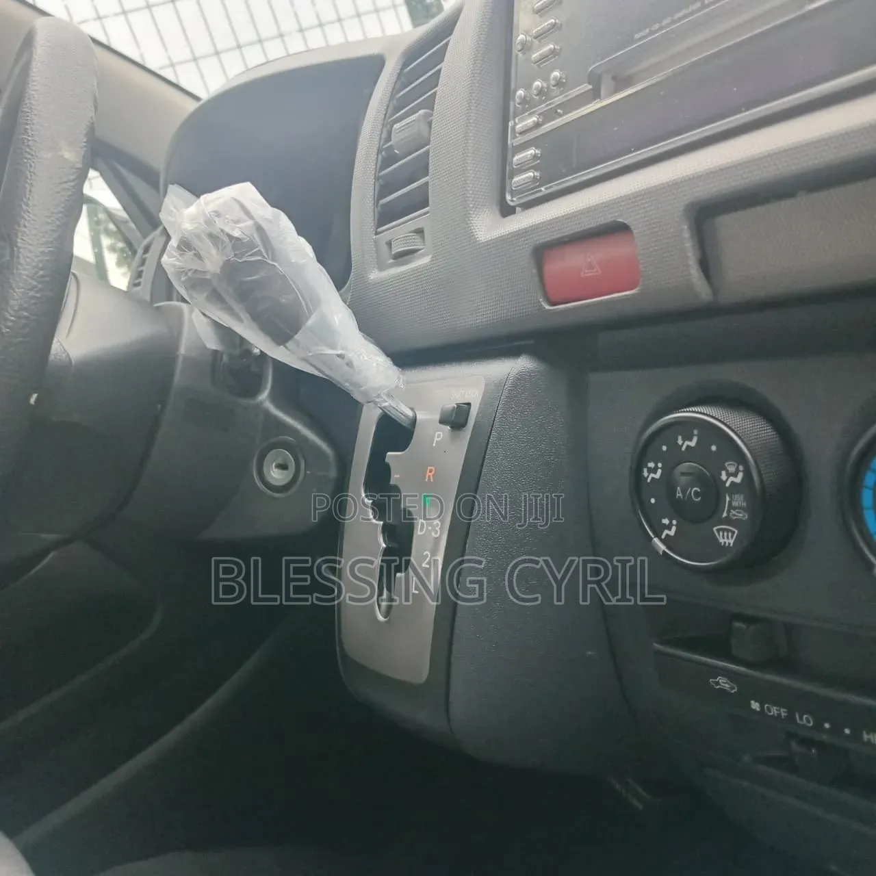 Toyota HiAce 2012 Silver