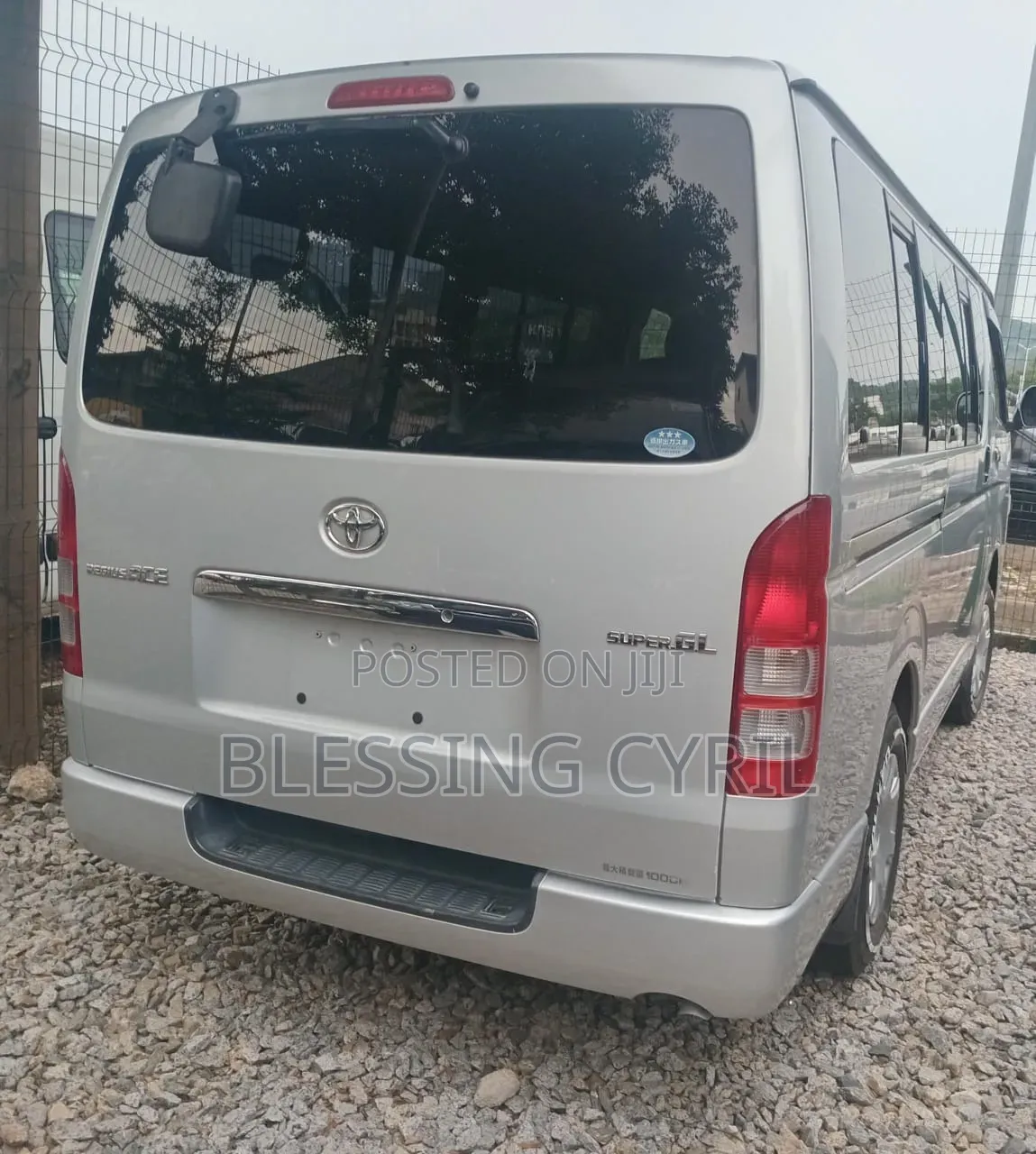 Toyota HiAce 2012 Silver