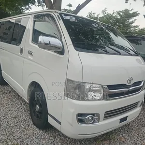 Toyota HiAce 2012 White