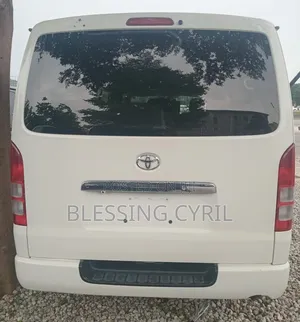 Toyota HiAce 2012 White