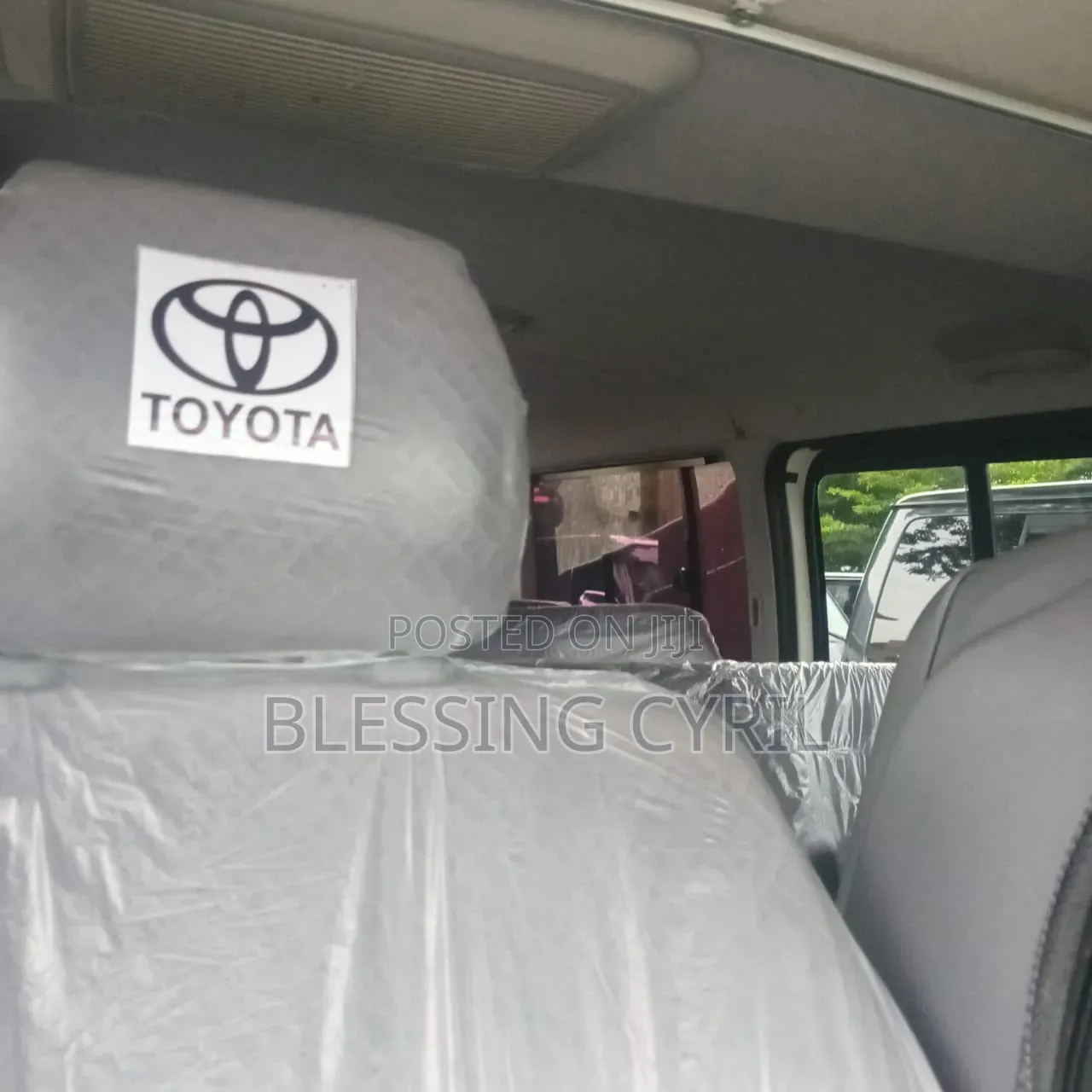 Toyota HiAce 2012 White