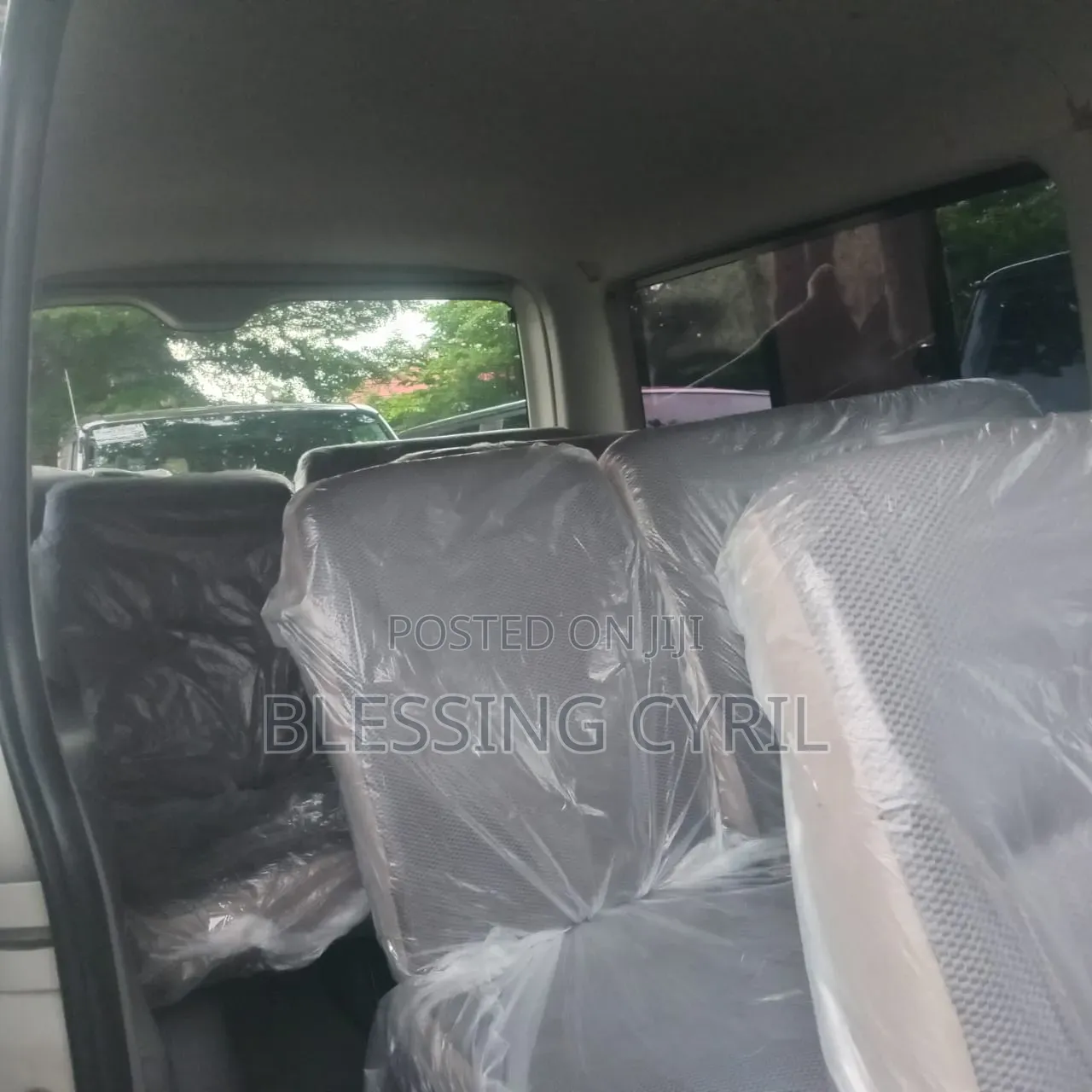Toyota HiAce 2012 White
