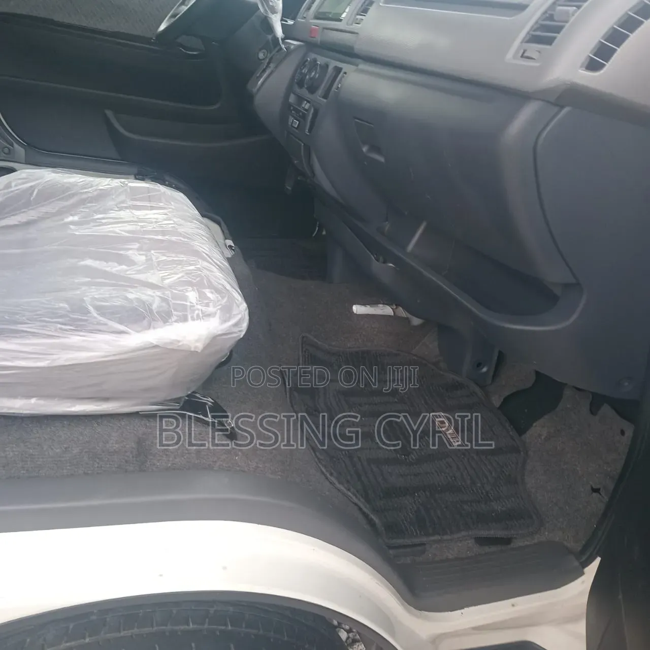 Toyota HiAce 2012 White