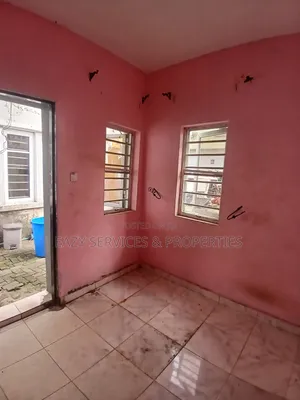 Studio Apartment in Gated And Secured, Off Lekki-Epe Expressway