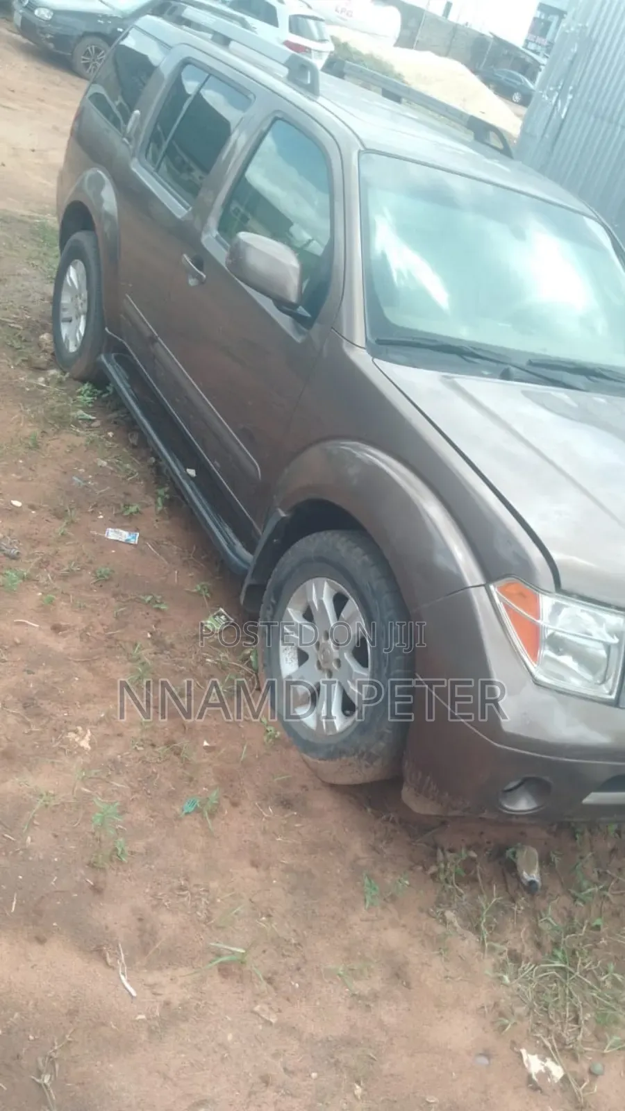 Nissan Pathfinder 2005 Brown