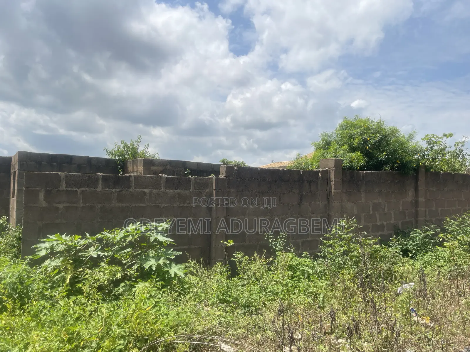 Uncompleted 3 Bedrooms With 3 Shop At Iyana Agbala