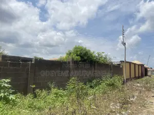 Uncompleted 3 Bedrooms With 3 Shop At Iyana Agbala