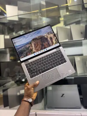 Laptop Dell Latitude 7410 16GB Intel Core i7 SSD 256GB