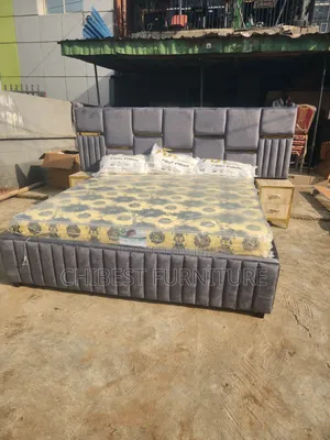 6by7 Padded Bed Frame With Two Side Drawers