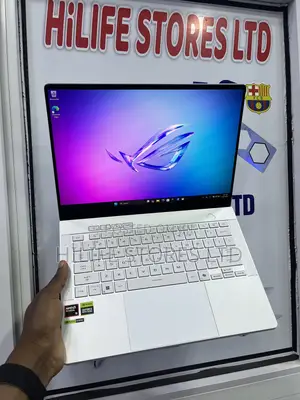 Laptop Asus ROG Zephyrus G14 16GB AMD Ryzen 9 SSD 1T