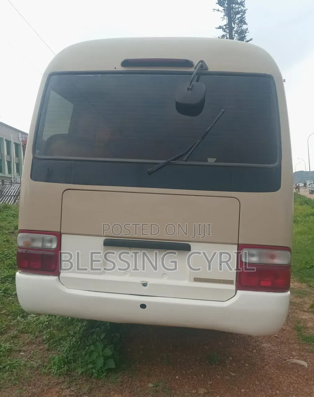 Toyota Coaster 2010 Gold