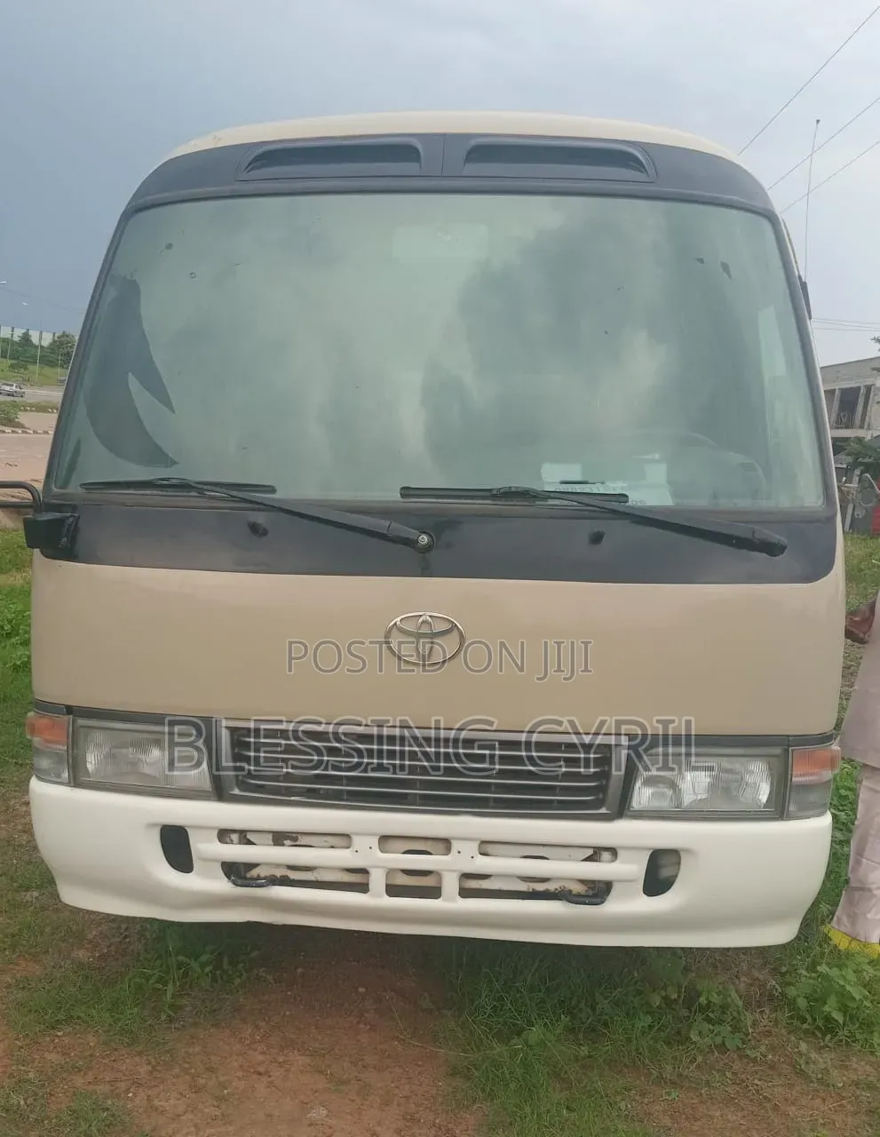 Toyota Coaster 2010 Gold