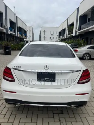 Mercedes-Benz E300 4Matic AWD Sedan (2.0L 4cyl 9A) 2017 White