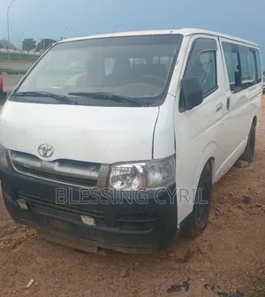 Toyota HiAce 2010 White
