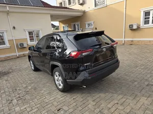 Toyota RAV4 XLE AWD 2023 Black