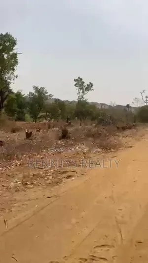 Land in Idu