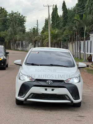Toyota Yaris 2021 White