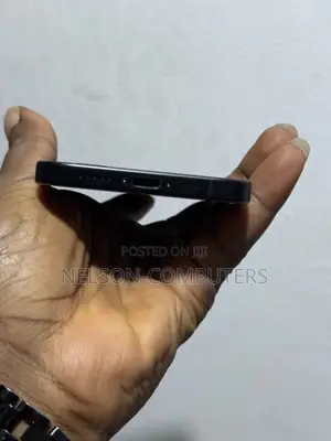 Apple iPhone 16 128 GB Blue