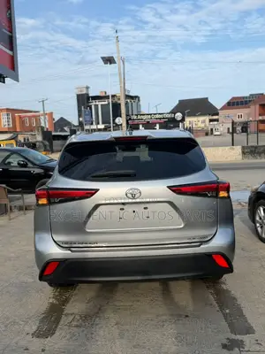 Toyota Highlander XLE AWD 2020 Silver