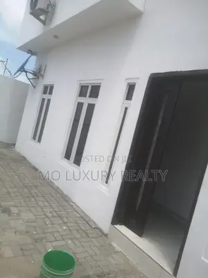 3bdrm Apartment in Lekki Phase 1 for rent