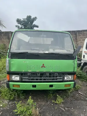 Neat Mitsubishi Fuso Canter