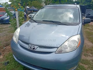 Toyota Sienna 2006 Blue