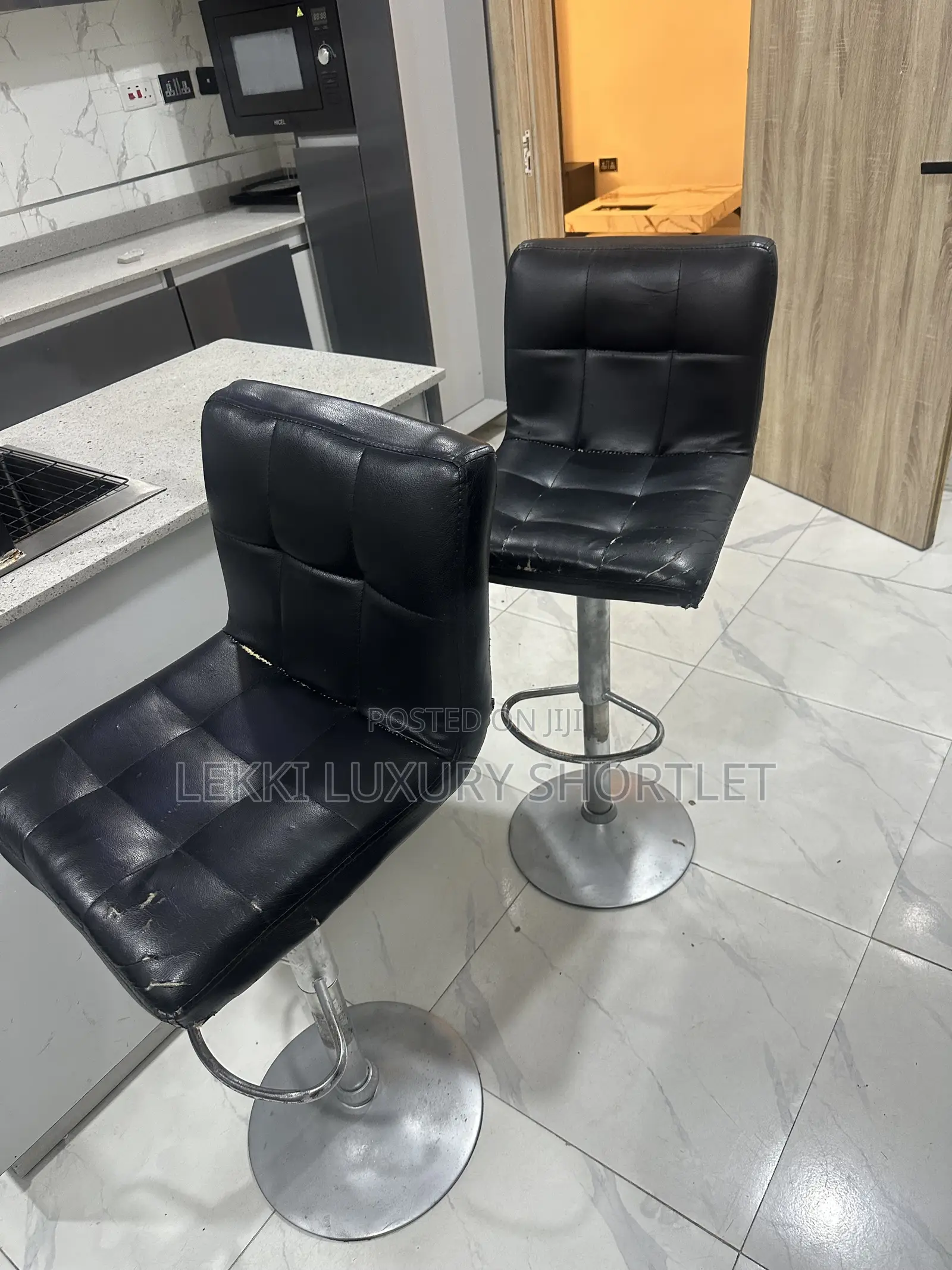 2 Bar Stools