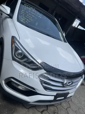 Hyundai Santa Fe SE AWD 2017 White