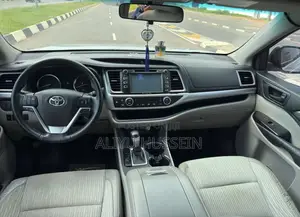 Toyota Highlander 2016 Silver